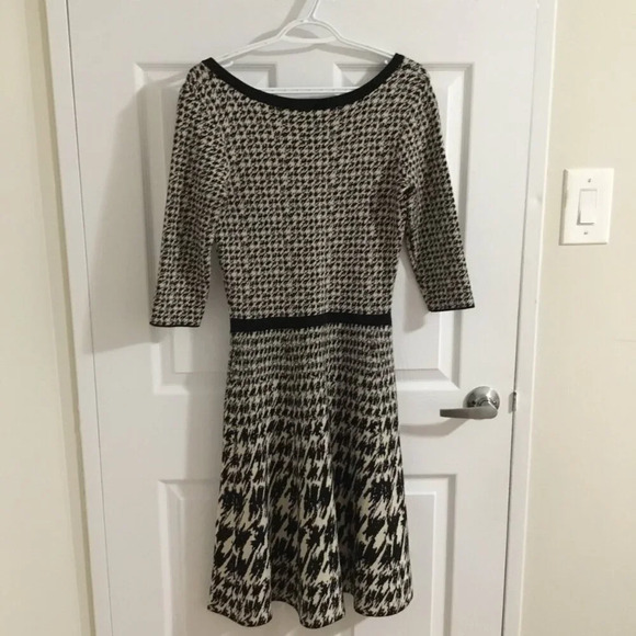 TAYLOR HOUNDSTOOTH Black & White Fit & Flare Dress SIZE S - Picture 2 of 8
